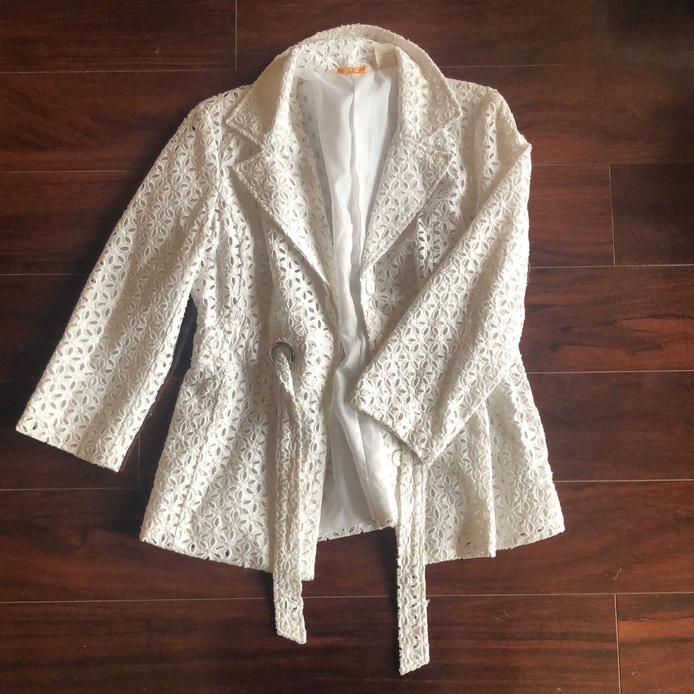 Zoe B White floral Blazer